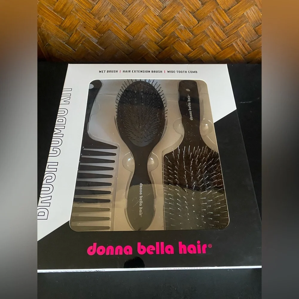 DONNA BELLA HAIR - Lot of Extensions (color 4) NEW
